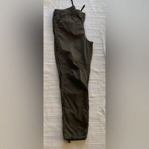 H&M Men's Slim Fit Tech Joggers Khaki Green Size M